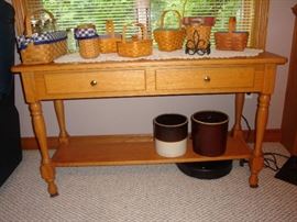 Solid Oak Sofa Table/Accent Table (2 of 3)~Longaberger Baskets~Crocks