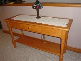 Solid Oak Sofa Table/Accent Table (3 of 3)~Small Tiffany Style Lamp