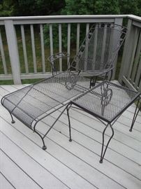 Outdoor Wrought Iron Chaise Lounge Chair with Side Table