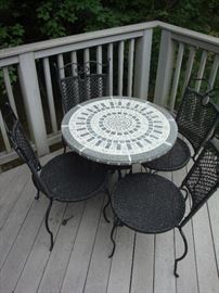 Outdoor Mosaic Table with (4) Chairs