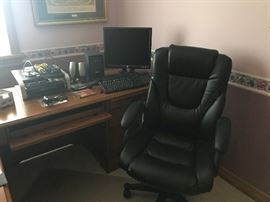 DELL Desktop Computer~Leather Office Chair
