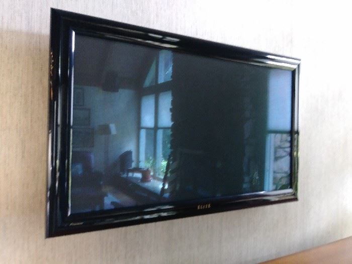 Flat screen TV 