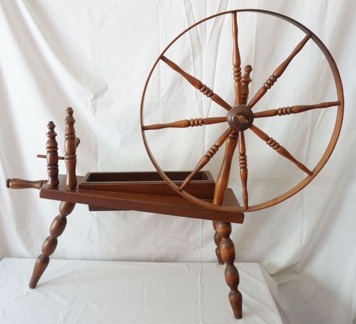 Decorative Wooden Spinning Wheel