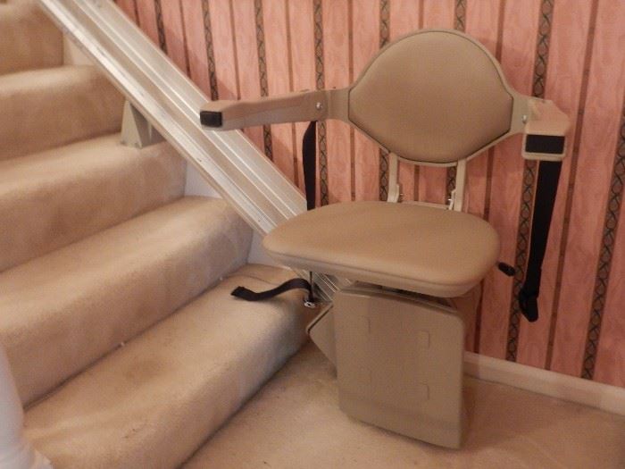 ELECTRIC STAIR LIFT CHAIR