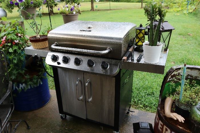 Two year old grill. Works great