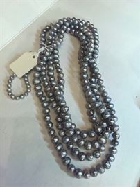 Grey baroque style pearls