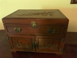 Jewelry box