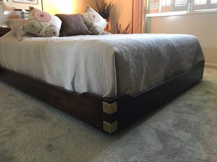 HENREDON Wood Framed Full Size Bed~Bedding