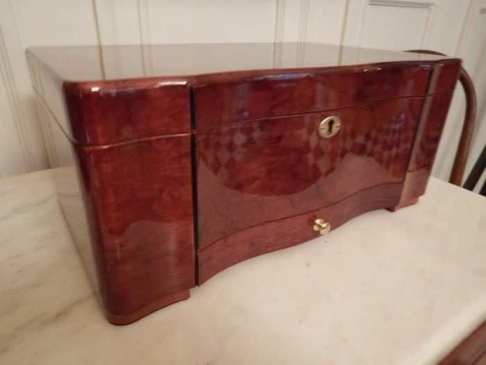 HUMIDOR