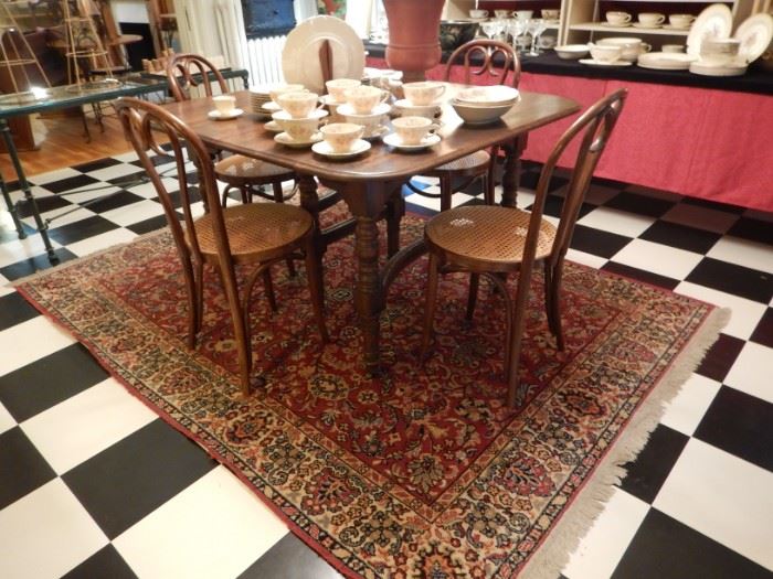 RUGS & TABLES