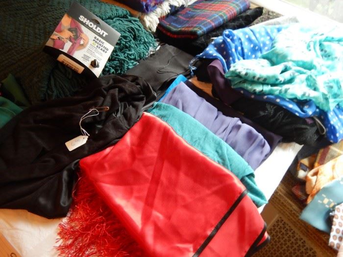 SCARVES