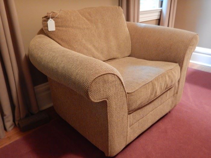 COMFY CHAIR