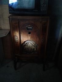 Beautiful old time radio cabinet