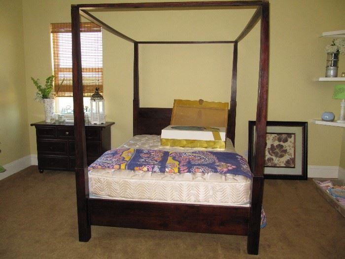 Gorgeous four post canopy bed and queen mattress