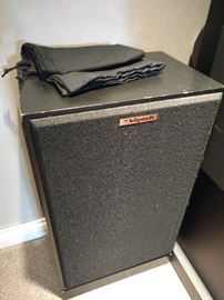 Set of Klipsch kg4 speakers
