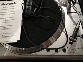 Numark TT usb beltdrive recordable turntable