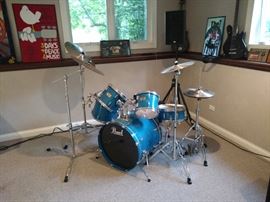 Pearl export series drum set. Like new condition.