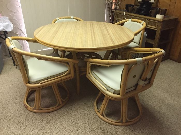 Dinette Rattan/Wicker Round Table, 4 Chairs