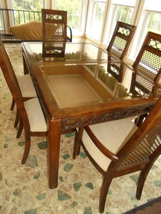 Glass mirror top dining table w/6 matching chairs and 2 extra leafs