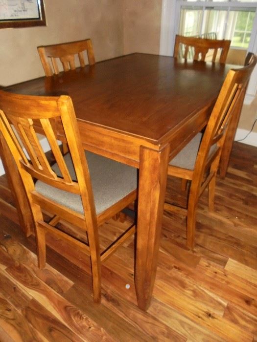 High table w/4 matching chairs