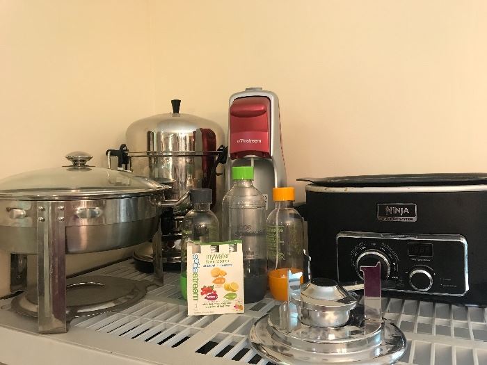 Small appliances - SodaStream, Ninja Slow Cooker