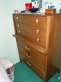 Drexel dresser - part of a nice bedroom set