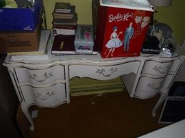 Beautiful Desk - part of a 3 piece set