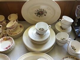 A nice set of Wedgwood Edme Conway dishes