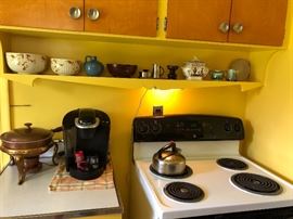 Keurig coffee maker & Hall "Autumn Leaf" bowls