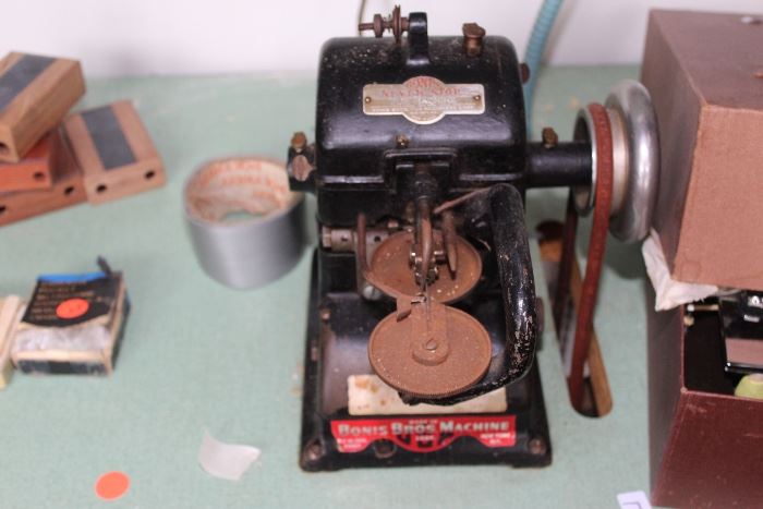 Bonis Bros Fur sewing machine