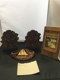 Assorted Wooden Items      http://www.ctonlineauctions.com/detail.asp?id=746805