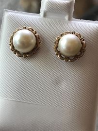 14k and pearl earrings 
