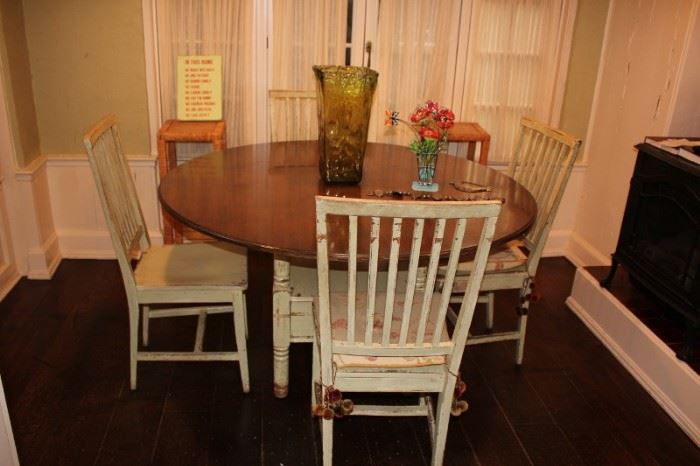 Round Table with 4 Spindle Back Chairs
