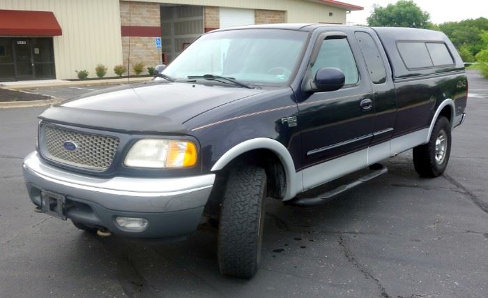 2000 Ford F-150 Lariat 4x4 Pickup, 158,293 Miles, 4WD, Extended Cab, 8' Bed, Keyless Entry, VIN # 1FTRX18L1YNB17947