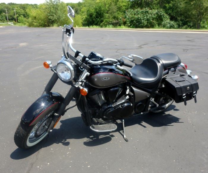 2014 Kawasaki Vulcan Classic 900 VN900B6 Motorcycle Cruiser, Only 414 Miles, Unattached Switchblade Faring, River Road Bags, VIN # JKAVN2B1XEA080105