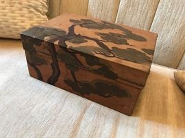 Small leather travel box. 