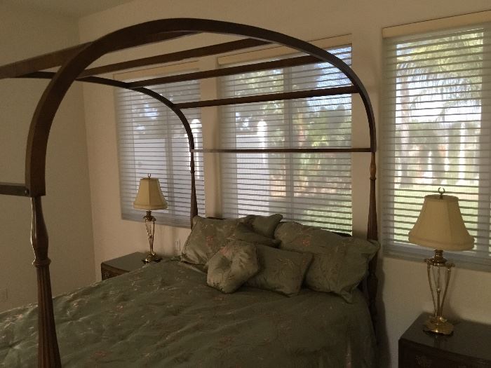 Henredon Cal King canopy bed.  Converts to a four poster bed.  Was pictured on  a San Diego magazine cover.