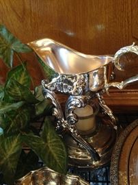 Silver plate gravy/sauce boat
