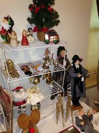Carolers and other Christmas things