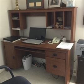 $60 Desk with hutch