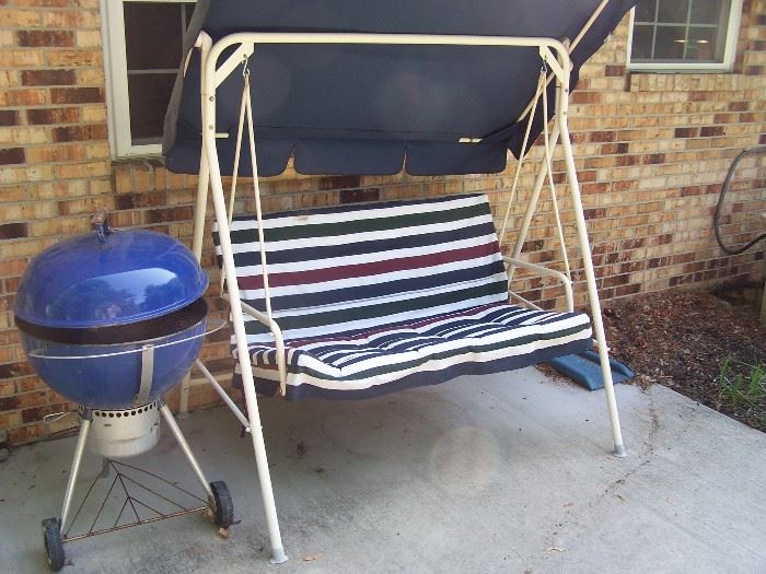 WEBER GRILL & PATIO SWING