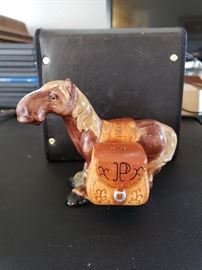 horse salt and pepper from Montana