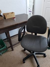 vintage table and desk chair