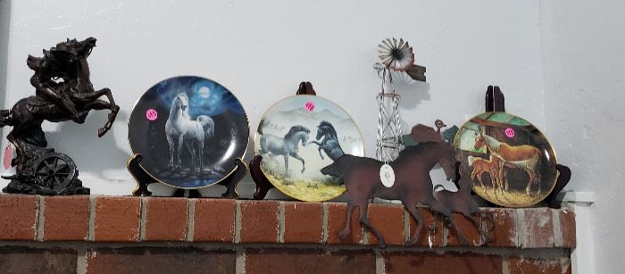 horse figurines and Hamilton Collection horse plates