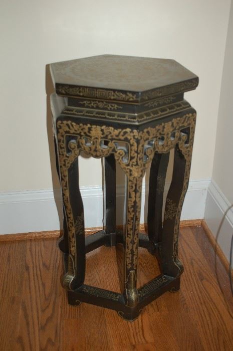 Decorative side table/plant stand