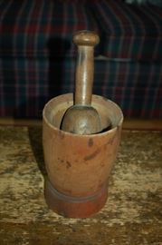Wood mortar and pestle