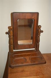 Small mirror/ring storage piece