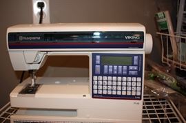 Husqvarna Viking sewing machine (like new)