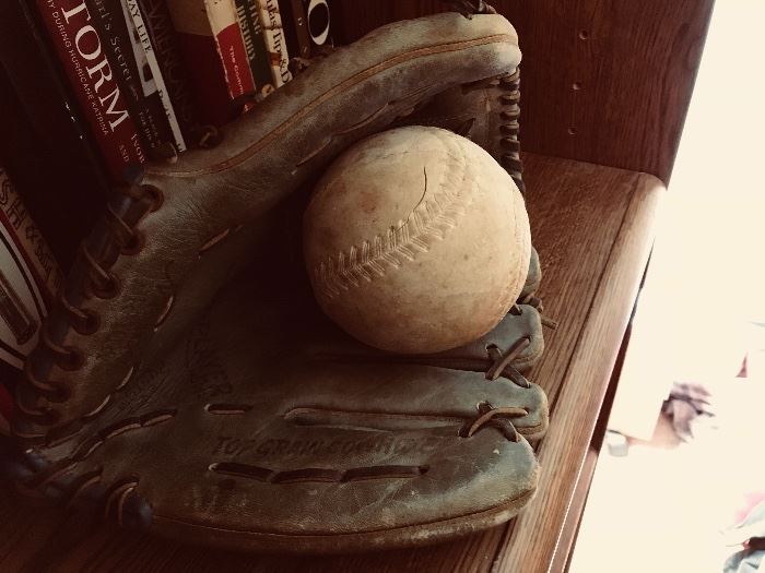 Vintage Player leather baseball glove and ball
