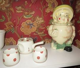 Asian tea set, cookie jar